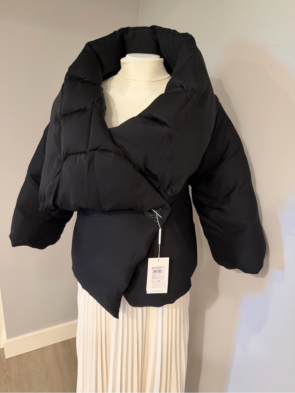 Salvatore Ferragamo Black Wrap Puffer Jacket - Picture 10 of 16